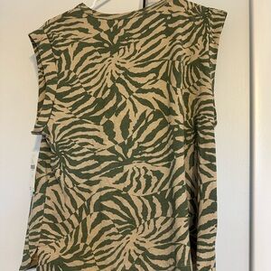 Pilcro Olive and Beige Patterned Muscle Tee